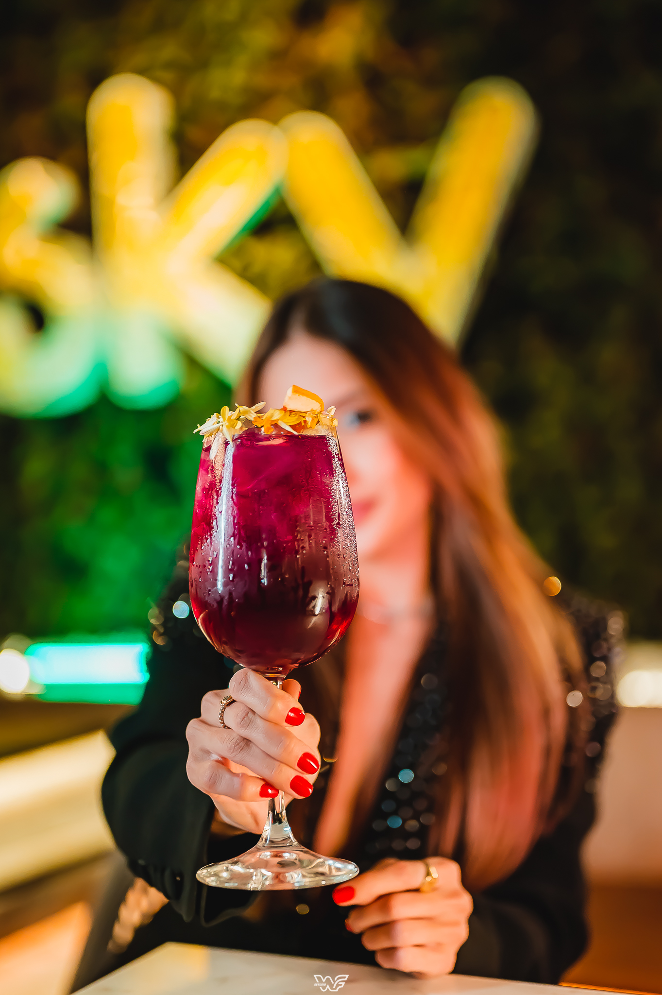 Bebendo um drink